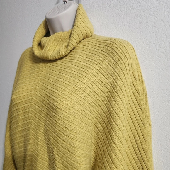 ANTHROPOLOGIE MOTH Tisbury Turtleneck Sweater Yellow Size XS - Picture 4 of 11